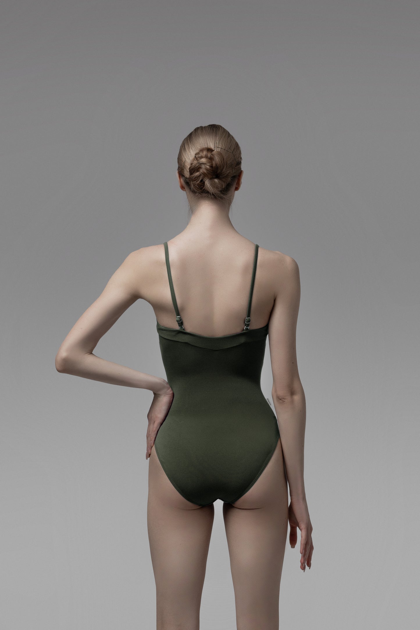 Comfortable swimsuit with adjustable straps